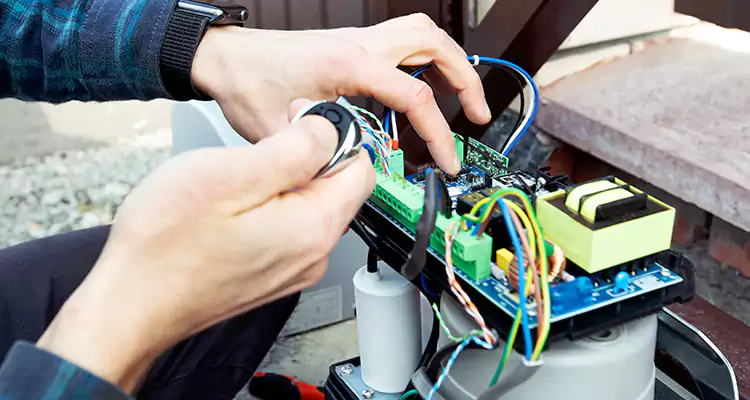 Automatic Driveway Gate Repair in Edgewater, FL