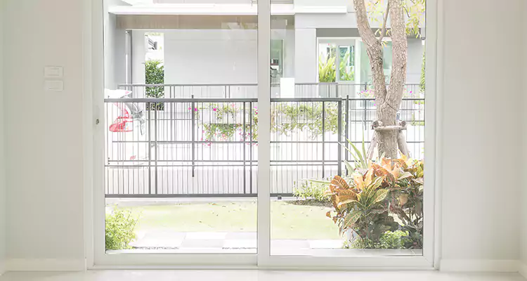 Balcony Screen Door Repair in Edgewater, FL