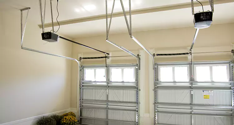 Residential Emergency Garage Door Repair in Edgewater, FL