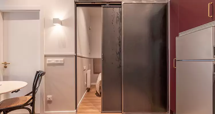 We Fix Closet Sliding Door in Edgewater, FL