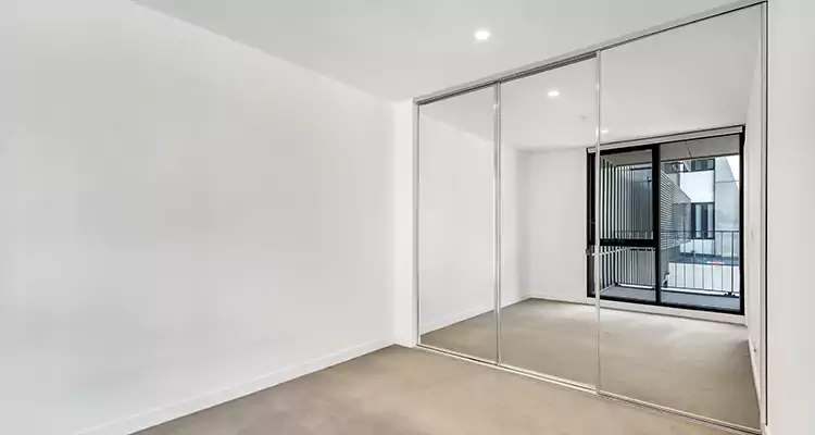 Why Homeowners Choose Us for Sliding Mirror Door Replacement in Edgewater, FL