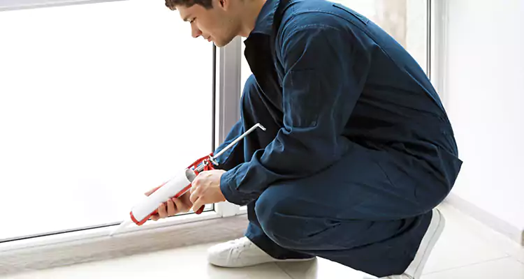 Window Glass Caulk Repair in Edgewater, FL