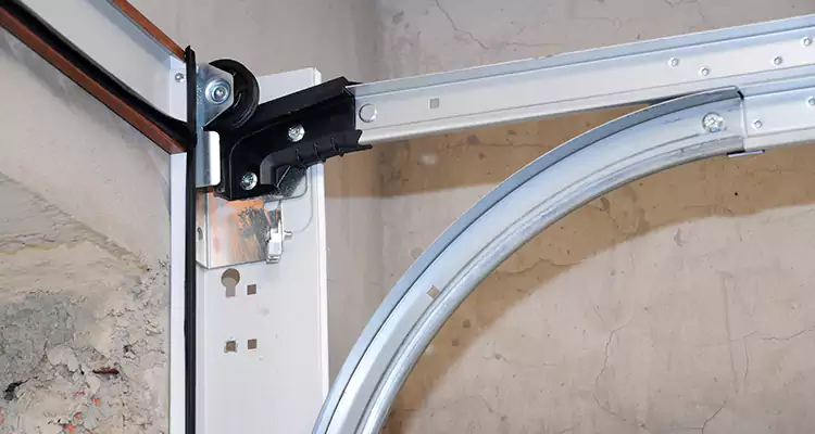 Maintain Liftmaster Garage Door Off Track in Edgewater, FL