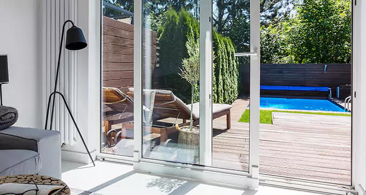 Fixing A Sliding Screen Door Roller in Edgewater, FL